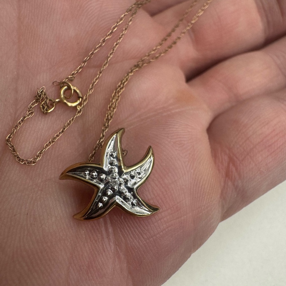 14K yellow Gold Starfish Pendant Necklace 16" Chain 1.6g